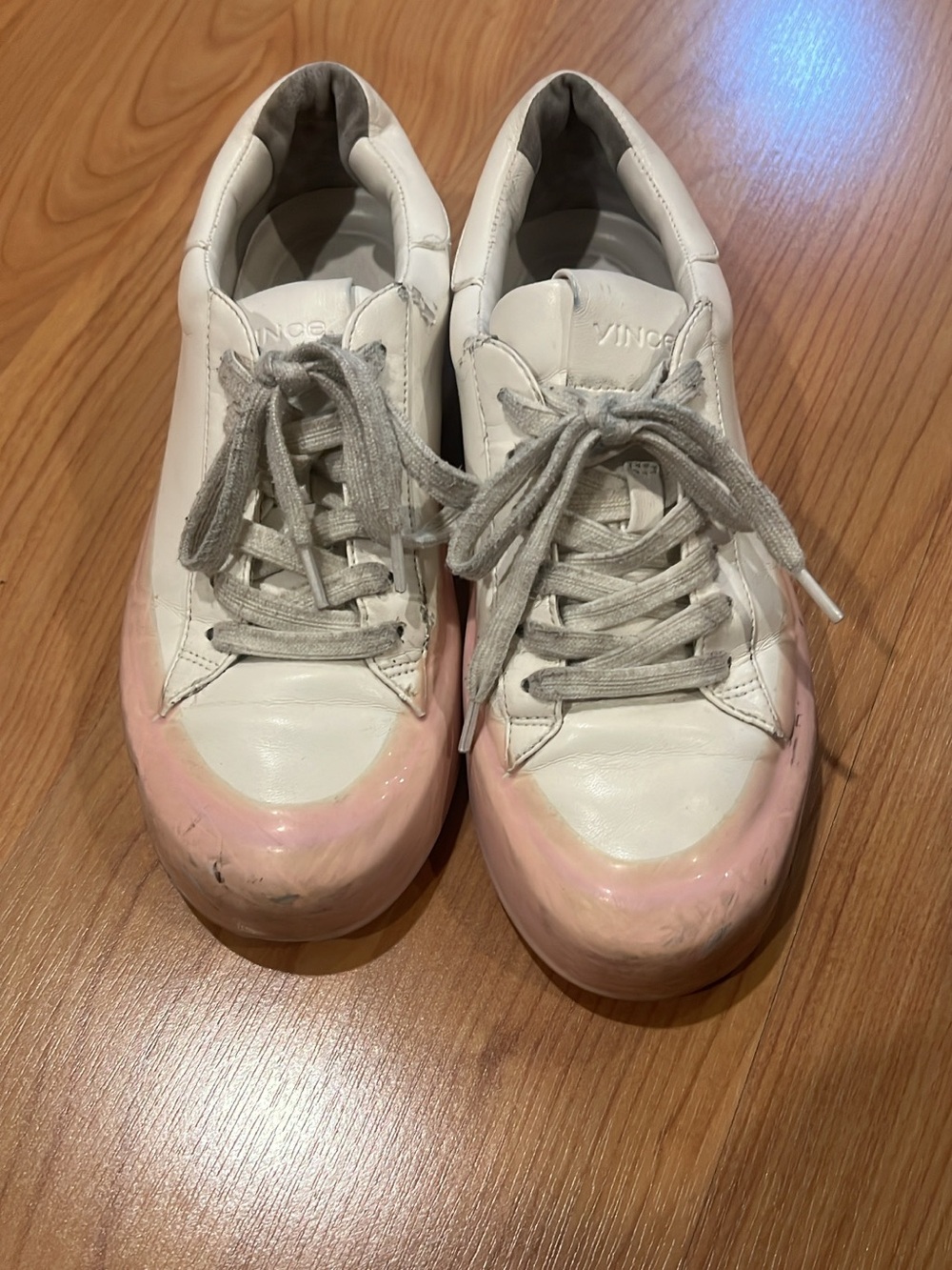 AUTHENTHIC VINCE women’s 5.5 shoes. - Picture 5 of 16